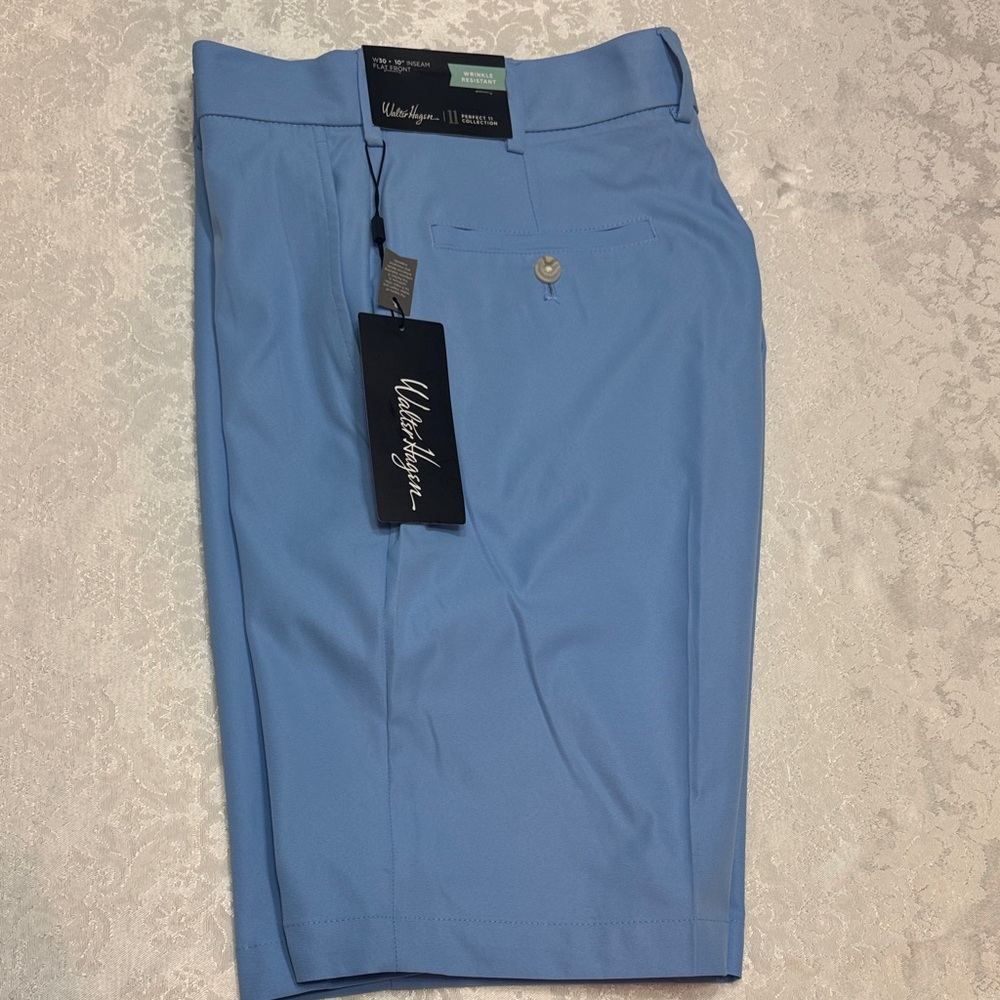 Walter Hagen Men’s Sky Blue Flat Front Golf Shorts